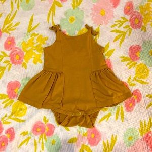 Mustard Kate Quinn outfit